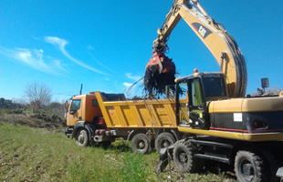 Excavaciones Blanco Corral S.L. maquinarias en campo